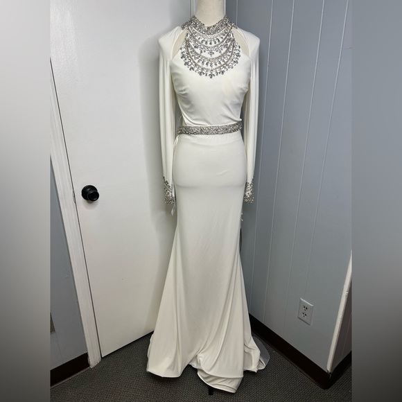 Rachel Allan Elegant White Backless Dress - Picture 3 of 14